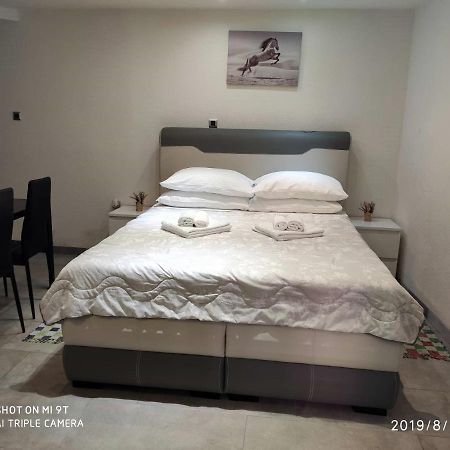 Apartament Cres Eksteriør bilde