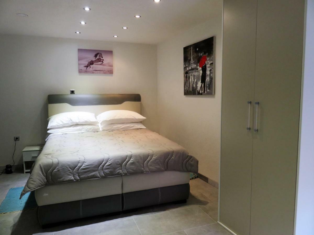 Apartament Cres Eksteriør bilde