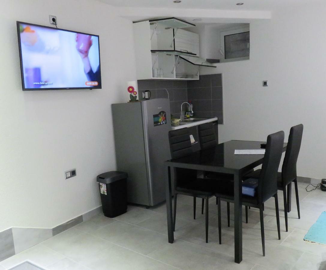 Apartament Cres Eksteriør bilde