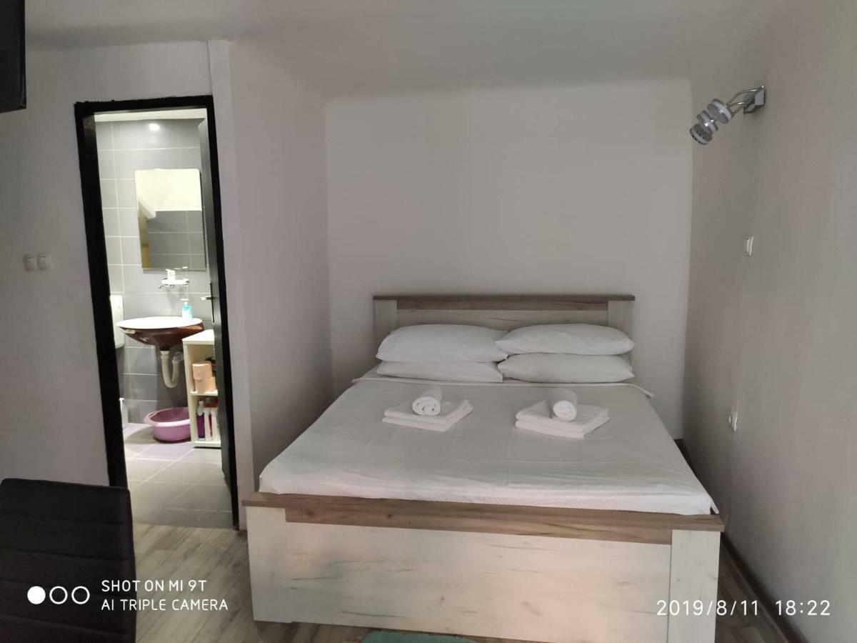Apartament Cres Eksteriør bilde