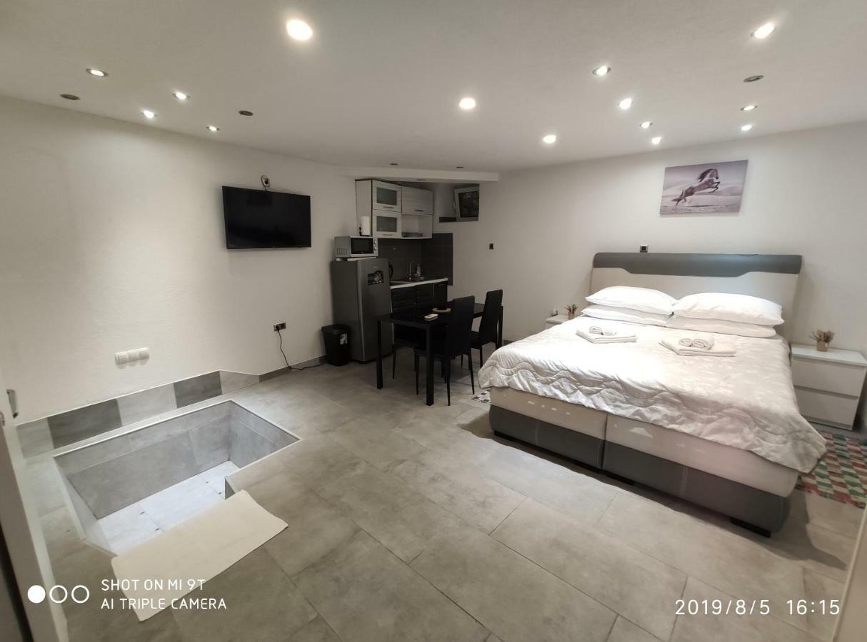 Apartament Cres Eksteriør bilde